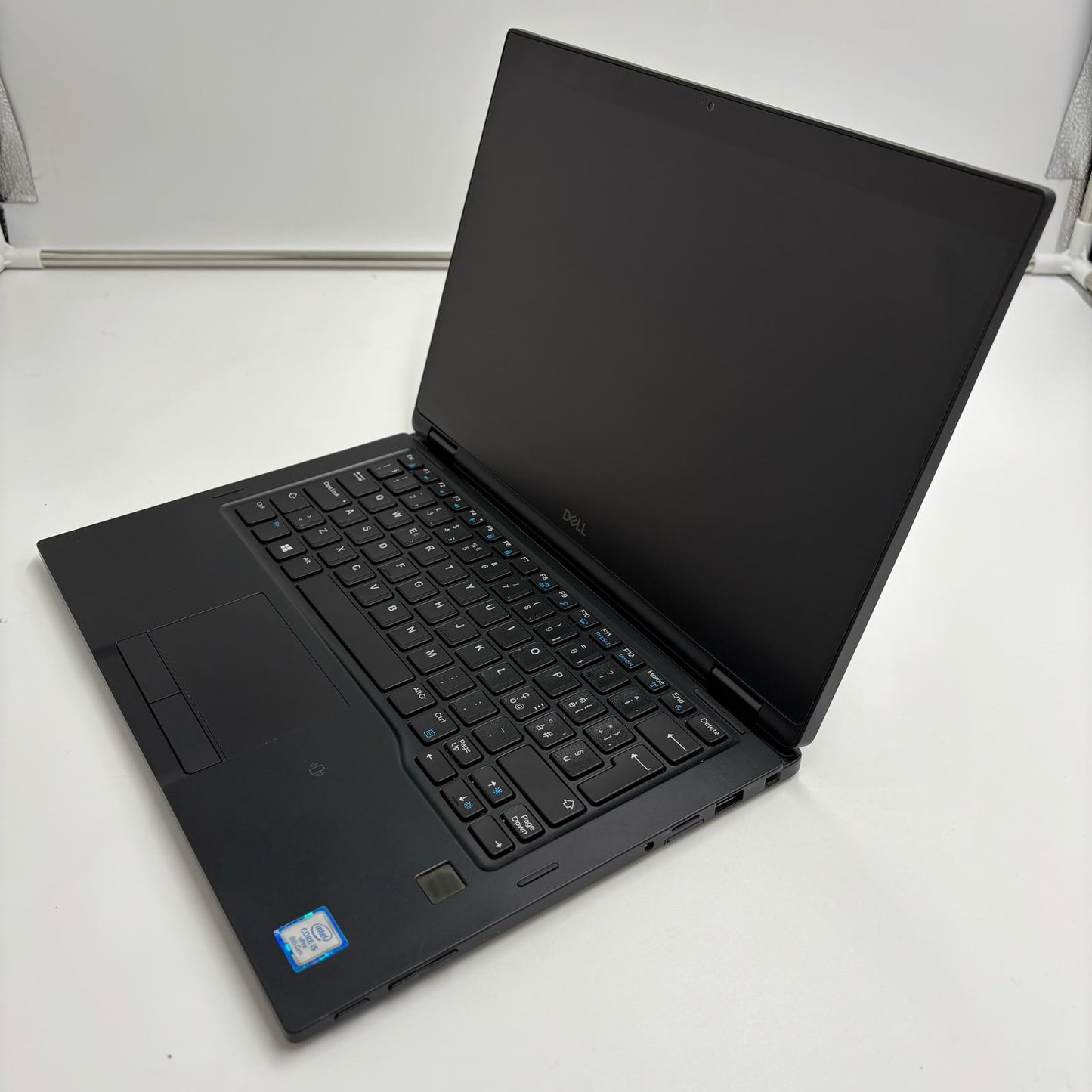 Dell Latitude 7390 2 in 1 13.3" Full HD Touchscreen Intel i5-8350U Ram 16GB SSD 256GB Sticker (Ricondizionato Grado A)