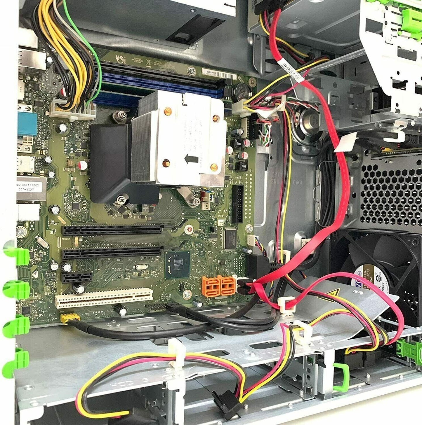 PC Computer Ricondizionato Fujitsu Esprimo P710 Intel Core i7-3770S Ram 16GB SSD 500GB DVD-ROM Freedos