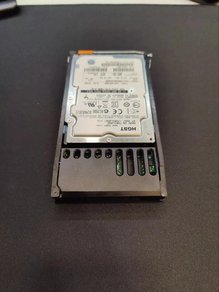 EMC 300GB 15K SAS 2.5 P007280-02D 313-161-000A-01 100-886-959 01 HARD DRIVE